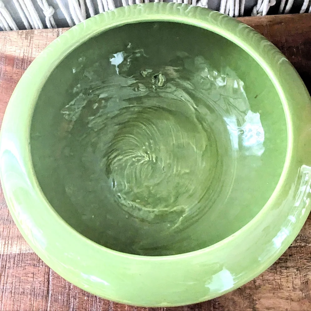 Vintage Premier Pottery Peapod Green Bowl 460 - 10